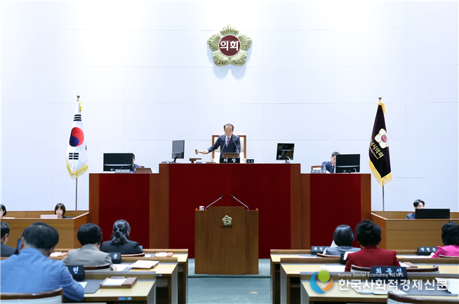 (사진) 성남시의회 이덕수 의장 제296회 임시회