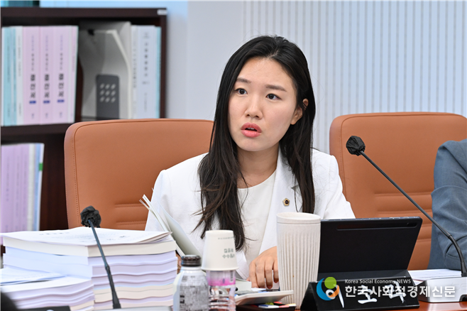 (사진) 서울특별시의회 교육위원회 이소라 의원 