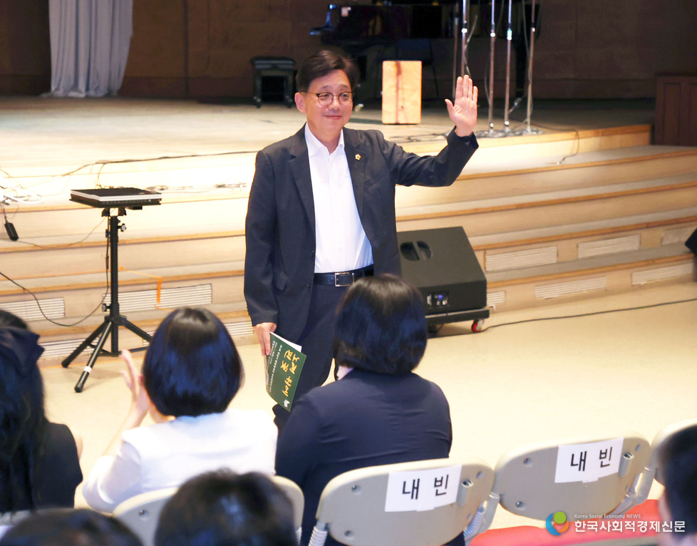 (사진)성남시의회 발달장애인 부모합창단 공연 참석