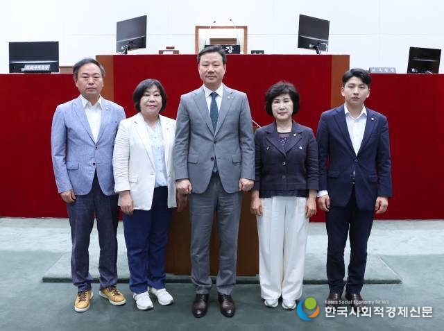 (사진)성남시의회 더불어민주당 의원 협의회 대표단