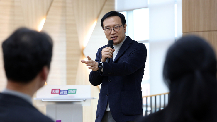 경기도교육청, 자율인증형 교과용 도서 발행제도 전환 논의 본격화