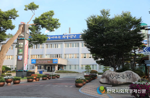 진안군, 축산 맞춤형 미생물 공급으로 축산인에 ‘큰 호응’