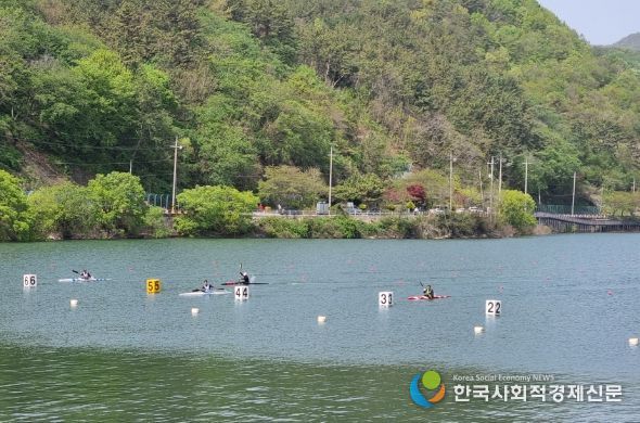 고성군 대가면 대가저수지 카누경기장에서 4월 13일부터 17일까지 5일 간 ‘2023년도 카누 스프린트 및 카누 슬라럼 국가대표 선발전 겸 제40회 회장배 전국카누경기대회’가 개최됐다.
