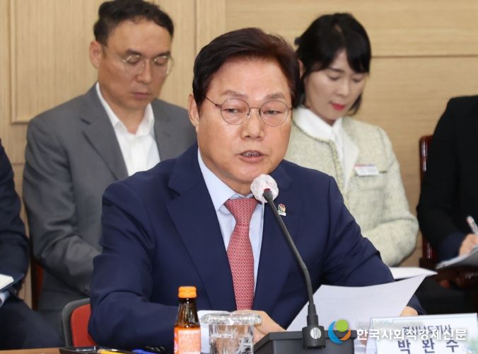 박완수 경남도지사, 이주호 부총리 만나 도내 대학 ‘글로컬대학 선정’ 건의