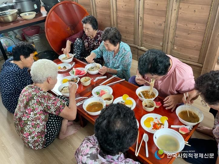 김제시 지역사회보장협의체“음식나눔”과“당신멋져 봉사대”재능 기부