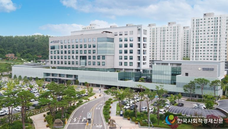 예산군청사 전경