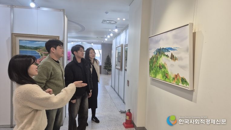 광산구가 26일까지 모두의 쉼터 개관을 기념해 구청 1층에서 건축사 특별 초대전을 개최한다.