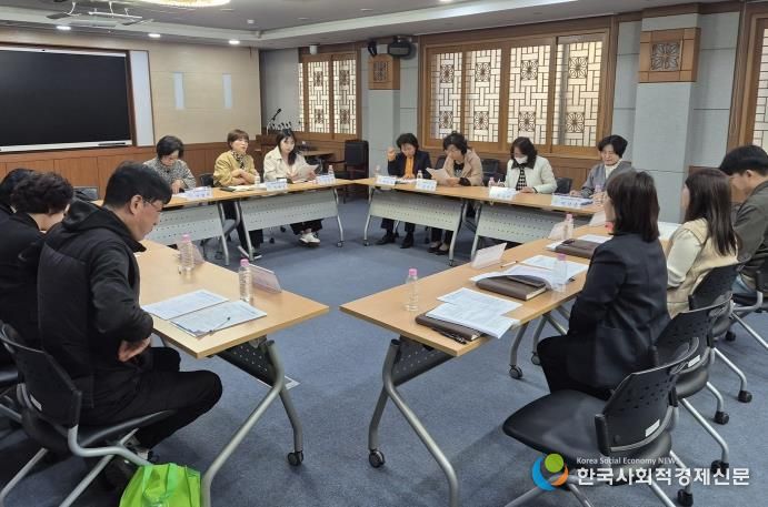 나주시가 지난 23일 11개 기관 장기요양기관을 대상으로 지정갱신 관련 사전 간담회를 실시했다.